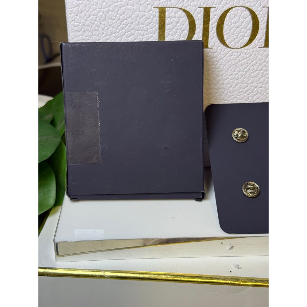 Dior Novelty Pin Badge Set (4 pins) - GWP - New in Box - Picture 6 of 6